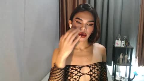 Snapshot of neomi_hardcock chatting on 08-01-26, 01:27 neomi online show from 08-01-26, 01:27