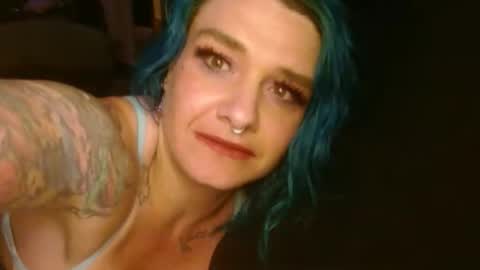 Snapshot of neonmuze chatting on 05-13-26, 01:19 neonmuze online show from 05-13-26, 01:19