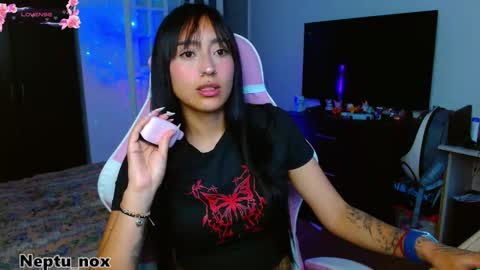 Snapshot of neptu_noxx chatting on 01-10-26, 09:52 Neptu noxx online show from 01-10-26, 09:52