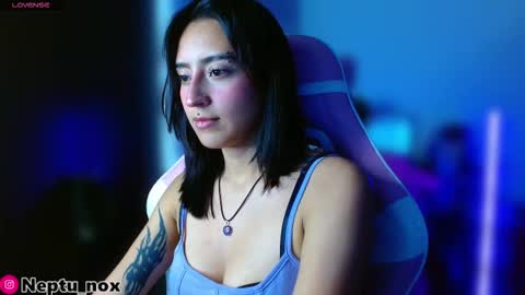 Snapshot of neptu_noxx chatting on 03-08-26, 08:18 Neptu noxx online show from 03-08-26, 08:18
