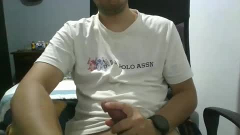 Snapshot of nerdxxx94 chatting on 05-31-26, 04:42 MrBull online show from 05-31-26, 04:42