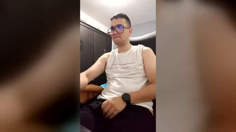 MrBull online show from 08-06-26, 03:41