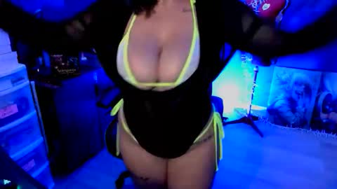 Snapshot of nerdybody chatting on 12-13-25, 09:09 NerdyBody online show from 12-13-25, 09:09