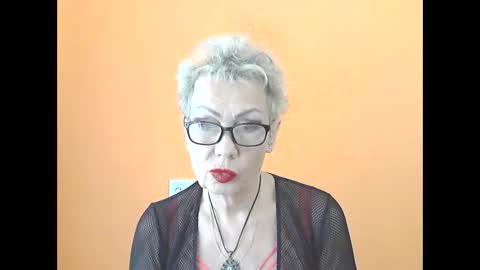 NessyJenixs online show from 10-28-25, 07:45