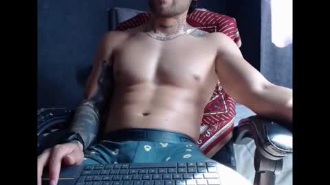 Snapshot of neuttron chatting on 10-27-25, 06:56 neuttron online show from 10-27-25, 06:56