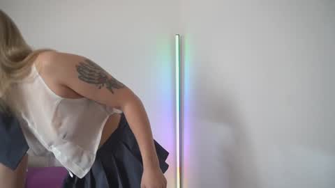 new dee online show from 11-10-25, 09:47