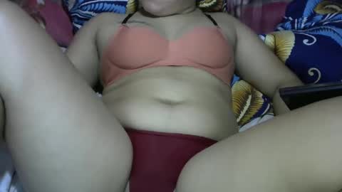 Snapshot of new_lady24 chatting on 02-05-25, 12:31 new_lady24 online show from 02-05-25, 12:31