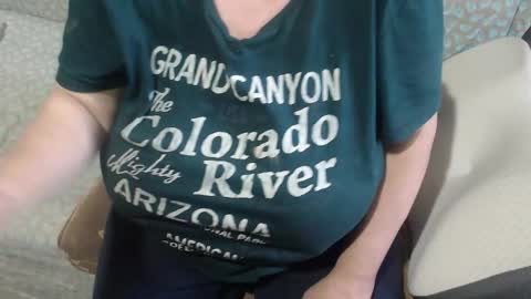 Lilly  online show from 09-19-25, 04:14