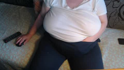 Snapshot of new_milf chatting on 05-02-26, 04:01 Lilly online show from 05-02-26, 04:01