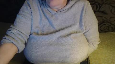 Snapshot of new_milf chatting on 05-11-26, 01:22 Lilly online show from 05-11-26, 01:22