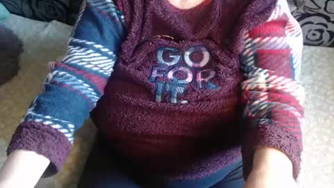 Snapshot of new_milf chatting on 05-18-26, 03:35 Lilly online show from 05-18-26, 03:35