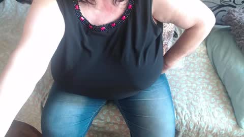 Snapshot of new_milf chatting on 05-24-26, 04:39 Lilly online show from 05-24-26, 04:39