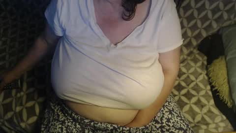 Snapshot of new_milf chatting on 06-03-26, 02:14 Lilly online show from 06-03-26, 02:14