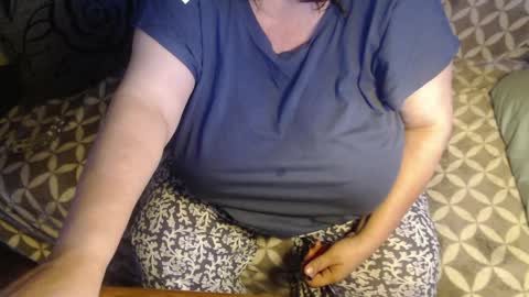 Snapshot of new_milf chatting on 06-05-26, 02:29 Lilly online show from 06-05-26, 02:29