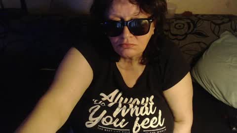 Snapshot of new_milf chatting on 06-09-26, 01:50 Lilly online show from 06-09-26, 01:50