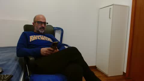 simi online show from 10-12-25, 08:35