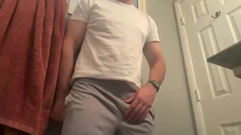 Snapshot of newguy_097 chatting on 11-11-25, 11:05 newguy_097 online show from 11-11-25, 11:05