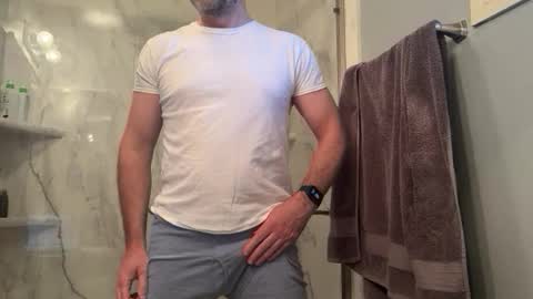 Snapshot of newguy_097 chatting on 02-20-26, 12:07 newguy_097 online show from 02-20-26, 12:07