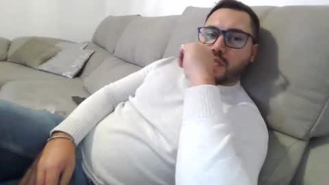 Snapshot of newhotguy92 chatting on 01-15-25, 01:02 Joh online show from 01-15-25, 01:02
