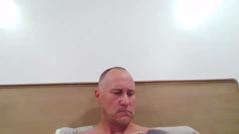 Snapshot of newportman1030 chatting on 02-19-26, 03:24 amandandhisgirl online show from 02-19-26, 03:24