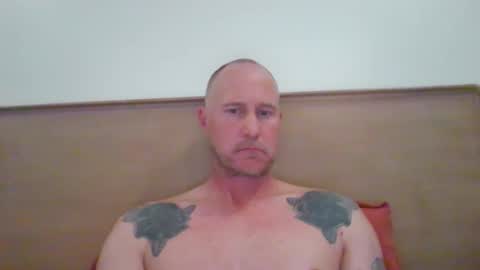 Snapshot of newportman1030 chatting on 03-25-26, 01:44 amandandhisgirl online show from 03-25-26, 01:44