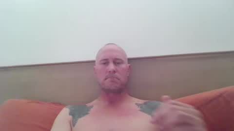 Snapshot of newportman1030 chatting on 04-29-26, 07:42 amandandhisgirl online show from 04-29-26, 07:42