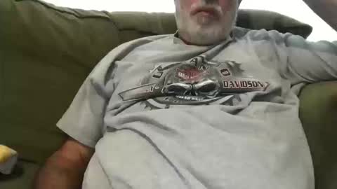 Snapshot of newtman68 chatting on 10-15-25, 07:03 newtman68 online show from 10-15-25, 07:03