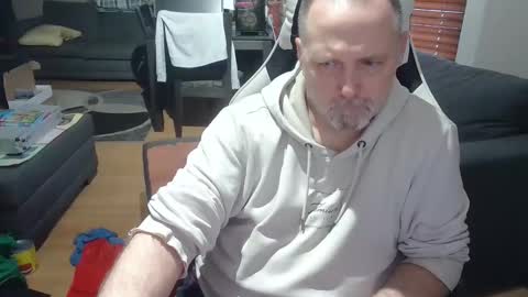 Snapshot of newvvorld chatting on 11-30-25, 07:40 NewWorld online show from 11-30-25, 07:40