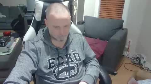 Snapshot of newvvorld chatting on 03-09-26, 12:36 NewWorld online show from 03-09-26, 12:36