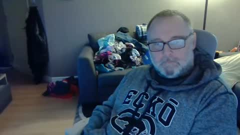 NewWorld online show from 06-19-26, 01:48
