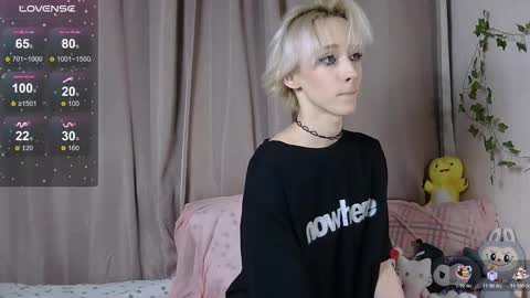 Snapshot of nextvibe1 chatting on 11-23-25, 05:13 NextVibe1 online show from 11-23-25, 05:13