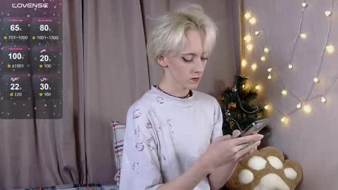 Snapshot of nextvibe1 chatting on 12-18-25, 05:30 NextVibe1 online show from 12-18-25, 05:30