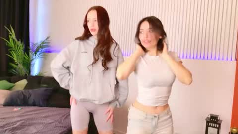 Snapshot of neya_milk chatting on 03-27-26, 11:10 Neya online show from 03-27-26, 11:10