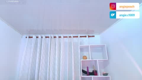  Angie   Instagram  angie julianac add me online show from 06-09-26, 02:45