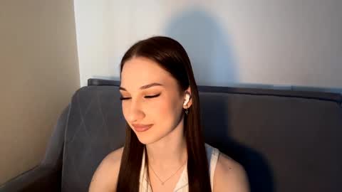 Snapshot of nganlyerly chatting on 04-11-26, 12:31 Kate Ng online show from 04-11-26, 12:31