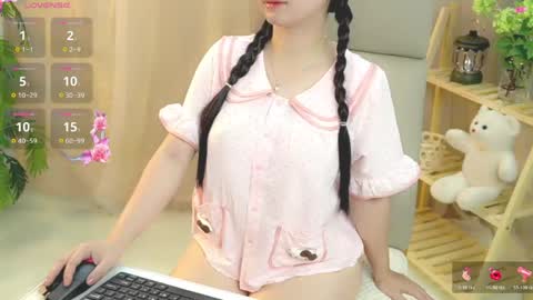 nhatlinhnguyen online show from 05-30-26, 08:22