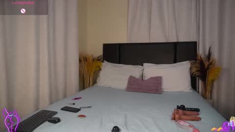 Snapshot of nia_bell chatting on 03-12-25, 05:17 kikiNiaAria online show from 03-12-25, 05:17