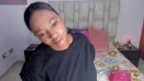 Snapshot of nia_brown_ chatting on 04-09-26, 09:26 nia brown online show from 04-09-26, 09:26