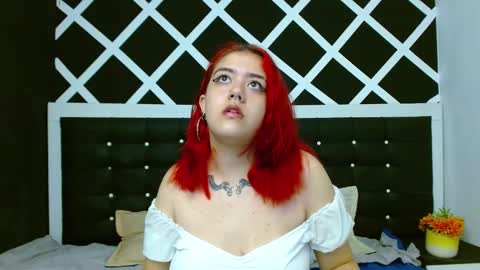 Snapshot of nia_stark chatting on 12-16-24, 12:06 Estefani online show from 12-16-24, 12:06