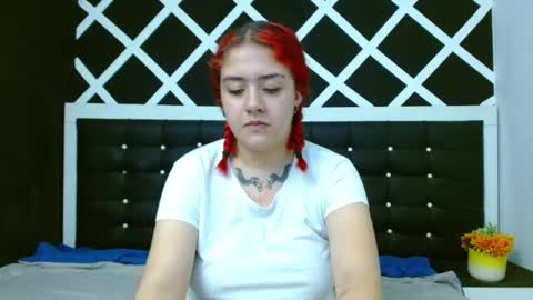 Snapshot of nia_stark chatting on 12-17-24, 02:44 Estefani online show from 12-17-24, 02:44