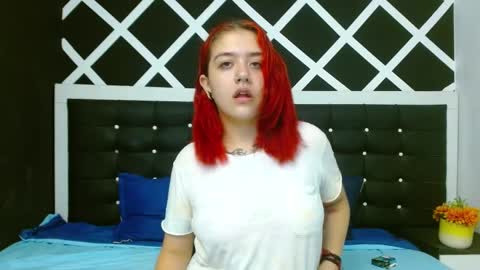 Snapshot of nia_stark chatting on 12-19-24, 11:50 Estefani online show from 12-19-24, 11:50