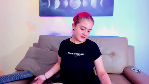 Snapshot of nia_stark chatting on 01-03-25, 06:03 Estefani online show from 01-03-25, 06:03