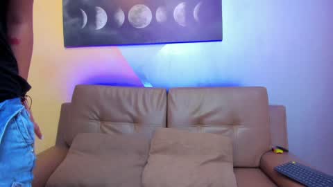 Snapshot of nia_stark chatting on 01-06-25, 11:51 Estefani online show from 01-06-25, 11:51