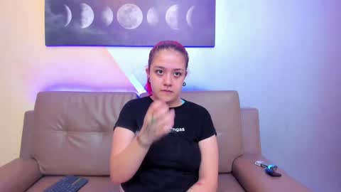 Snapshot of nia_stark chatting on 01-15-25, 11:53 Estefani online show from 01-15-25, 11:53