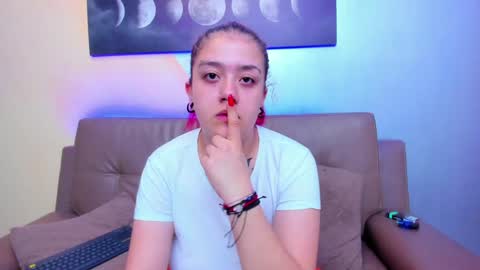 Snapshot of nia_stark chatting on 01-17-25, 11:49 Estefani online show from 01-17-25, 11:49