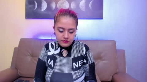 Snapshot of nia_stark chatting on 01-24-25, 11:59 Estefani online show from 01-24-25, 11:59