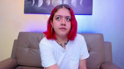 Snapshot of nia_stark chatting on 02-03-25, 11:53 Estefani online show from 02-03-25, 11:53