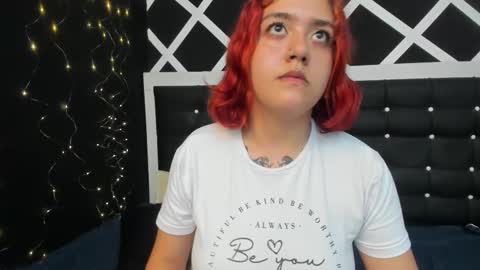 Snapshot of nia_stark chatting on 02-13-25, 02:01 Estefani online show from 02-13-25, 02:01