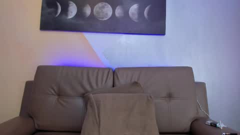 Snapshot of nia_stark chatting on 02-28-25, 07:15 Estefani online show from 02-28-25, 07:15