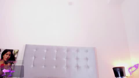 Snapshot of niabianco chatting on 11-22-25, 11:37 N I A online show from 11-22-25, 11:37